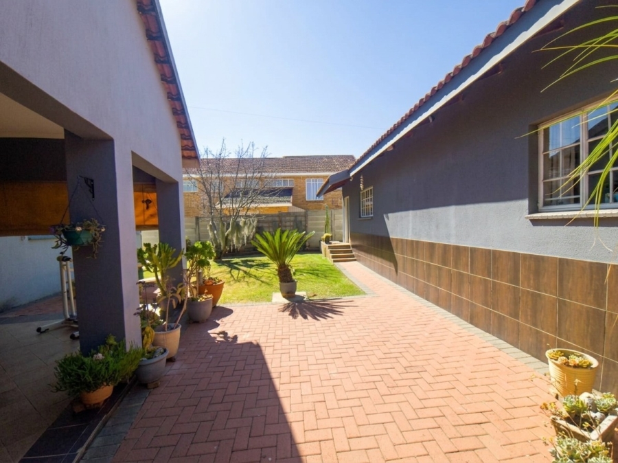 6 Bedroom Property for Sale in Orkney Park North West